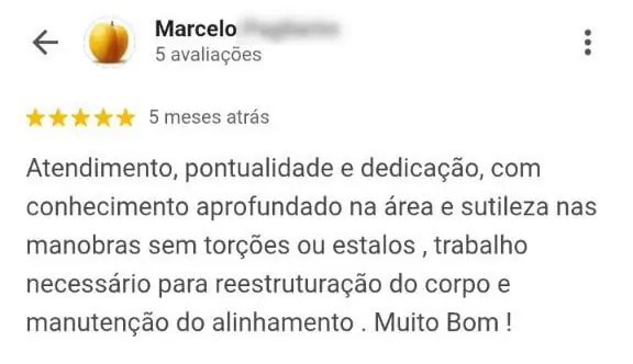 Avaliação de paciente destacando excelência no atendimento e nos resultados do tratamento conduzido pelo Dr. Jake Hollowell em clínica de quiropraxia em Florianópolis