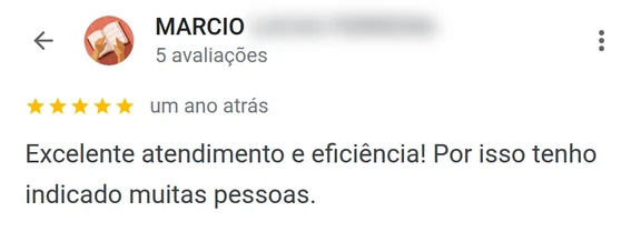 Avaliação de paciente elogiando o atendimento e a eficiência e contando que tem indicado muitas pessoas, em clínica de quiropraxia em Florianópolis