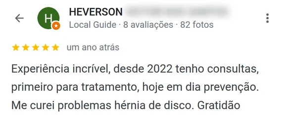 Avaliação de paciente que se trata desde 2022, primeiro por hérnia de disco e hoje para prevenção, em clínica de quiropraxia em Florianópolis